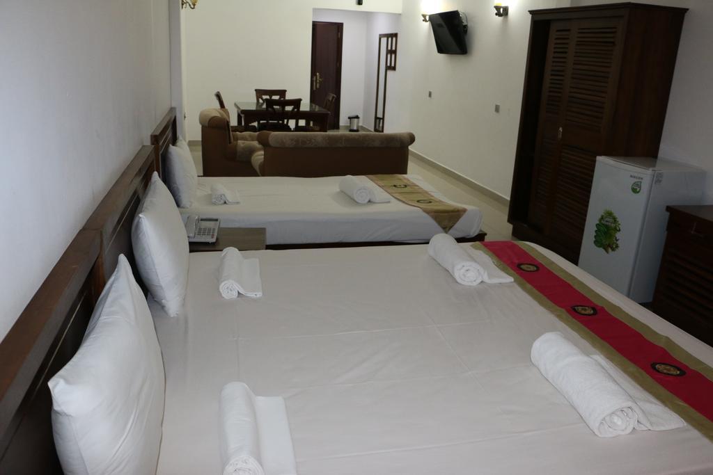 Us Hotel Jaffna Exterior photo